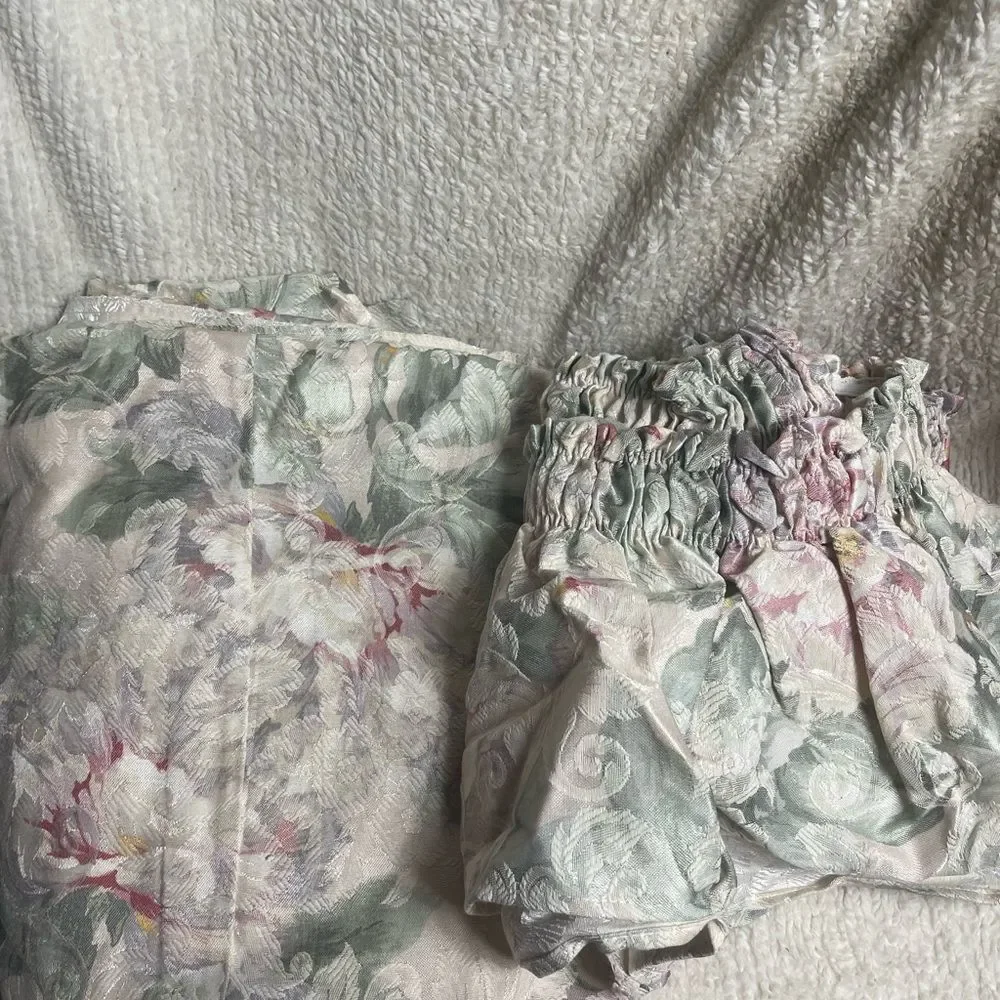 New Coverworks Brand soft cream tone Rose Floral pattern slip cover XLarge Sofa - Picture 3 of 5